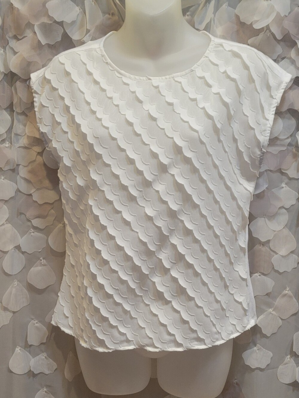 Vince Camuto White Scalloped Layer Short Sleeve Blouse XXS